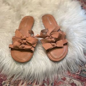 Jeffrey Campbell flat bow slides. Size 7.